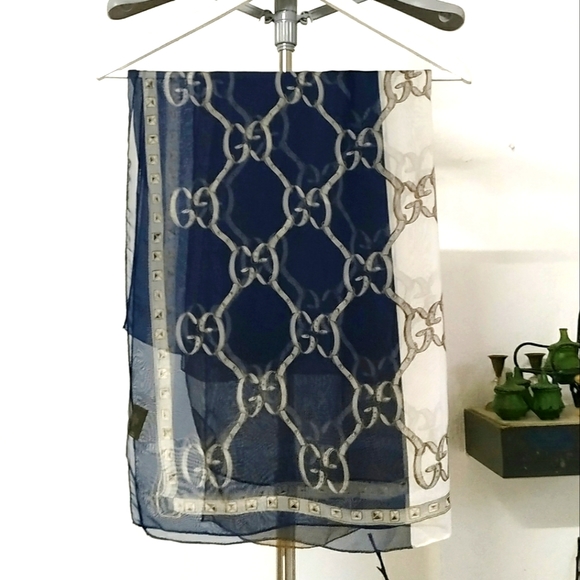 Vintage Gucci Silk Scarf - Picture 6 of 7